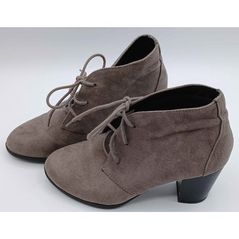 Women's Y Not Ankle Boots.Gray. Size 7.
